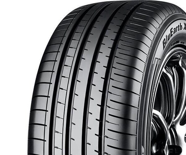 YOKOHAMA BLUEARTH-XT AE61 215/70 R16 100H DOT23